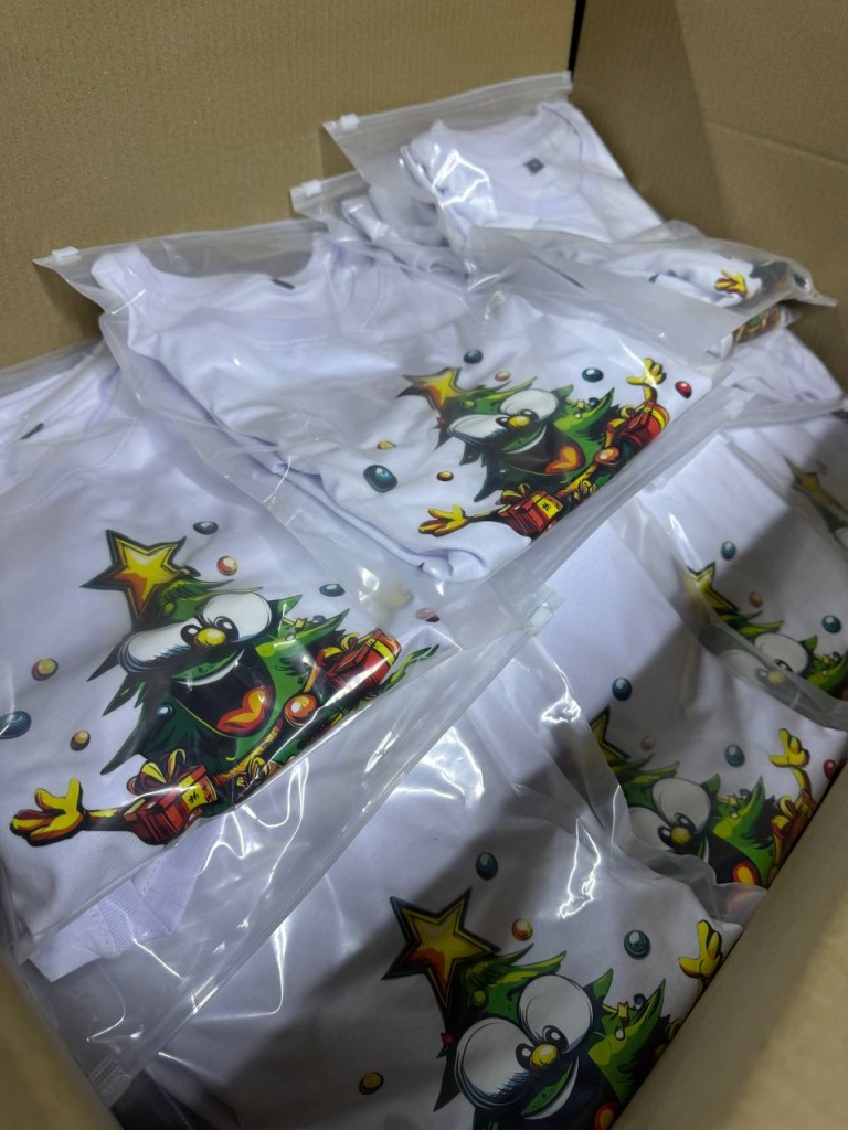 Новогодние футболки с елками